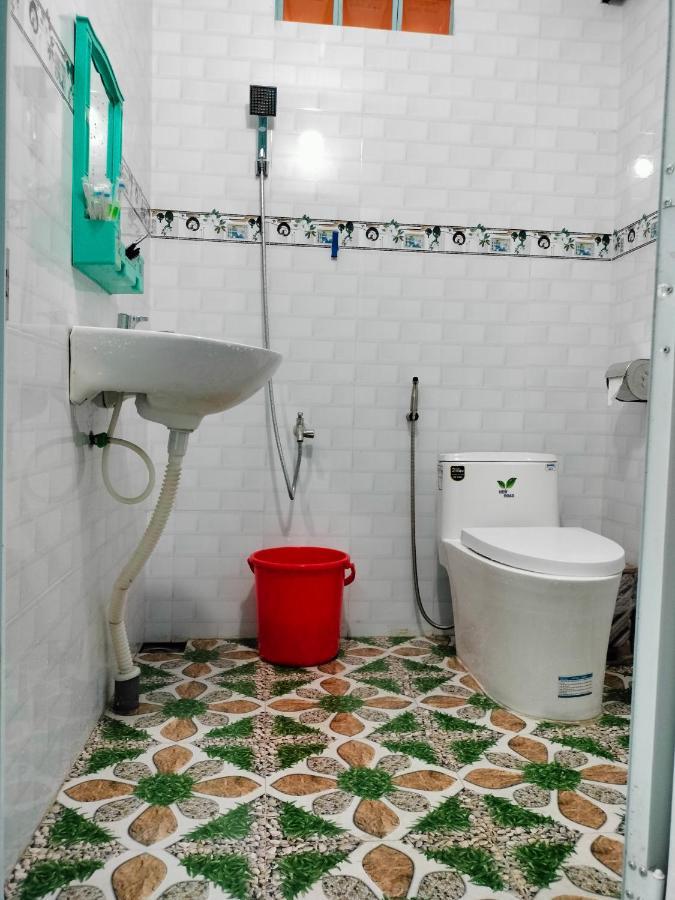 Отель Nhà Nghỉ NgọC PhuọNg Hon Son Lai Son Экстерьер фото